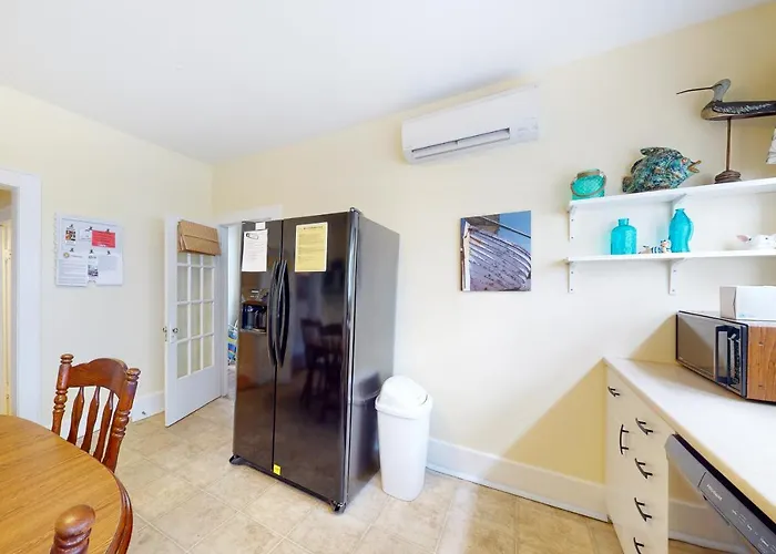 Upper 12 Street Oceanblock *